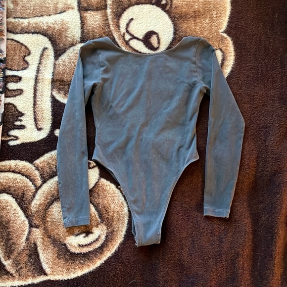 Other - Gray long sleeve bodysuit